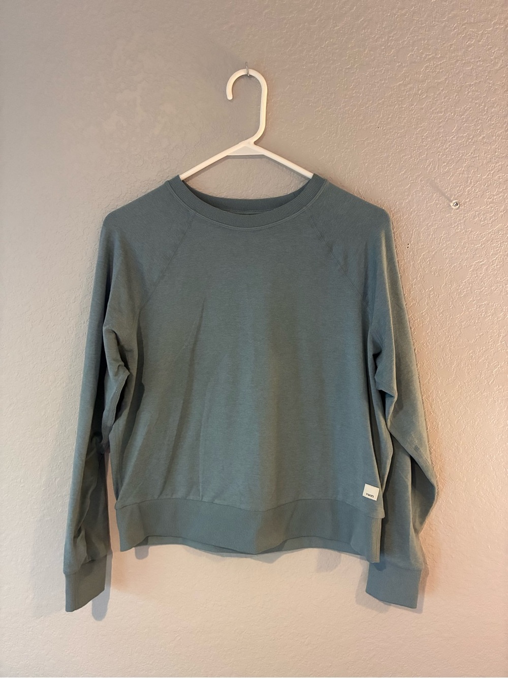 Vuori Women’s XS Crewneck Pullover Sweatshirt Blue Green Athleisure Lounge Top